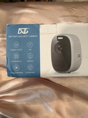 DtB Battery Security Camera - White and Black PO-1/3